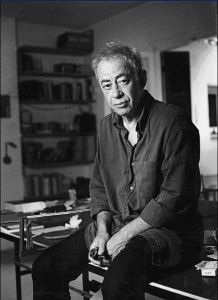 Πώς ο Βασίλης Αλεξάκης έζησε και δημιούργησε ανάμεσα σε δύο γλώσσες