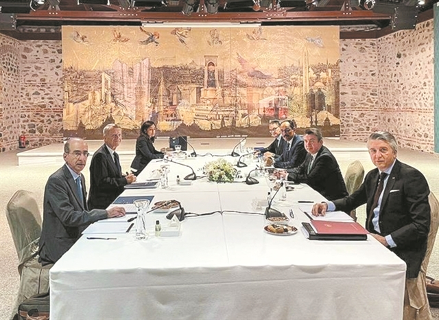 Ο όρος για επαφές σε επίπεδο κορυφής