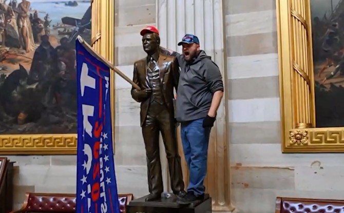 Καπιτώλιο : Δείτε τους… εκκεντρικούς πρωταγωνιστές της εισβολής