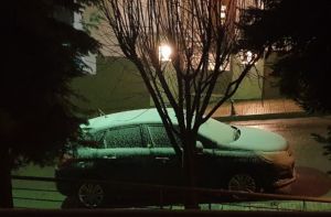 «Λέανδρος» : Χιονίζει στη Θεσσαλονίκη – Το στρώνει στα προάστια