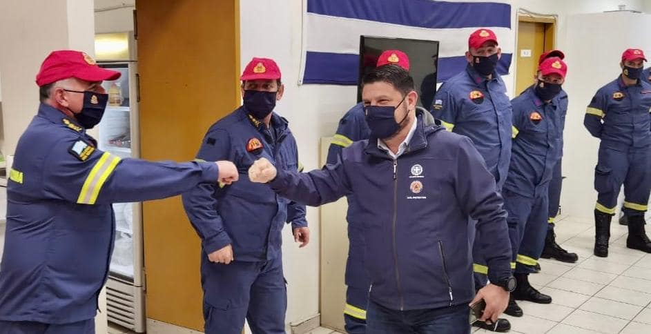 Στο δρόμο με Πυροσβέστες και Αστυνομικούς έκανε Πρωτοχρονιά ο Νίκος Χαρδαλιάς