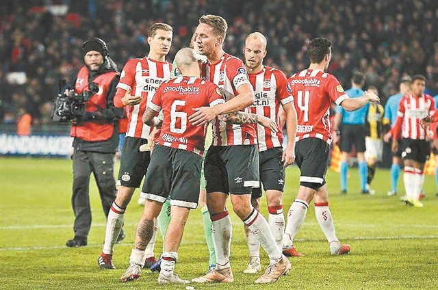 Βγάζει φωτιές στην επίθεση η PSV