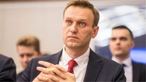 Ο Ναβάλνι καταγγέλλει ότι δεν του επιτρέπουν να μιλήσει κατ’ ιδίαν με τον δικηγόρο του