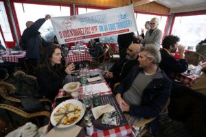 Κοροναϊός: Προβληματισμός από τη διασπορά στη Γαλλία – Σκέψεις για σκληρή καραντίνα