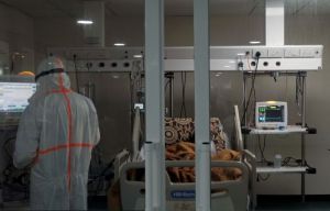 Στα 585 τα νέα κρούσματα – 28 θάνατοι και 288 διασωληνωμένοι