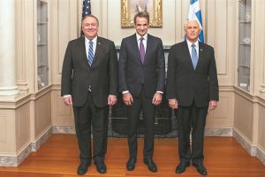 Επιθεώρηση Μητσοτάκη στα υπουργεία