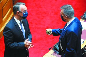 «Ψήνεται» το τηλεφώνημα με Μπάιντεν