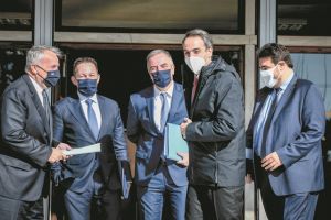 Ο Ευκλείδης δεν δαγκώνει το «ώριμο φρούτο»