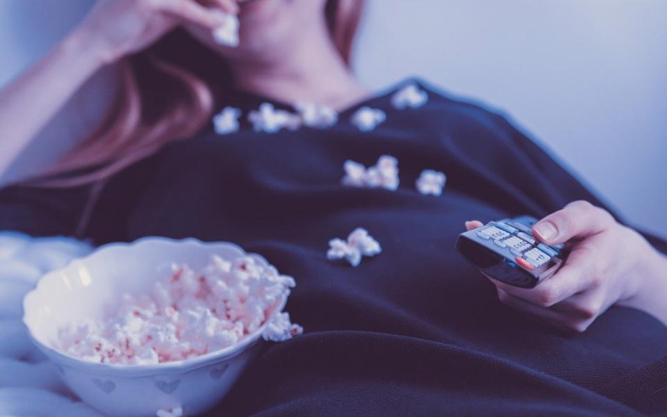 Η τηλεόρασή σου είναι το νέο… σινεμά! Δες πώς θα τη «μεταμορφώσεις».