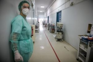 Κοροναϊός : 427 νέα κρούσματα και 54 θάνατοι