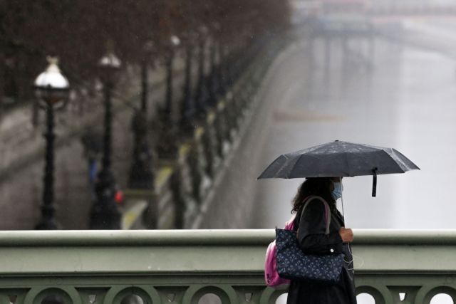 «Καλπάζει» ο κοροναϊός στη Βρετανία – 1.295 νεκροί σε ένα 24ωρο