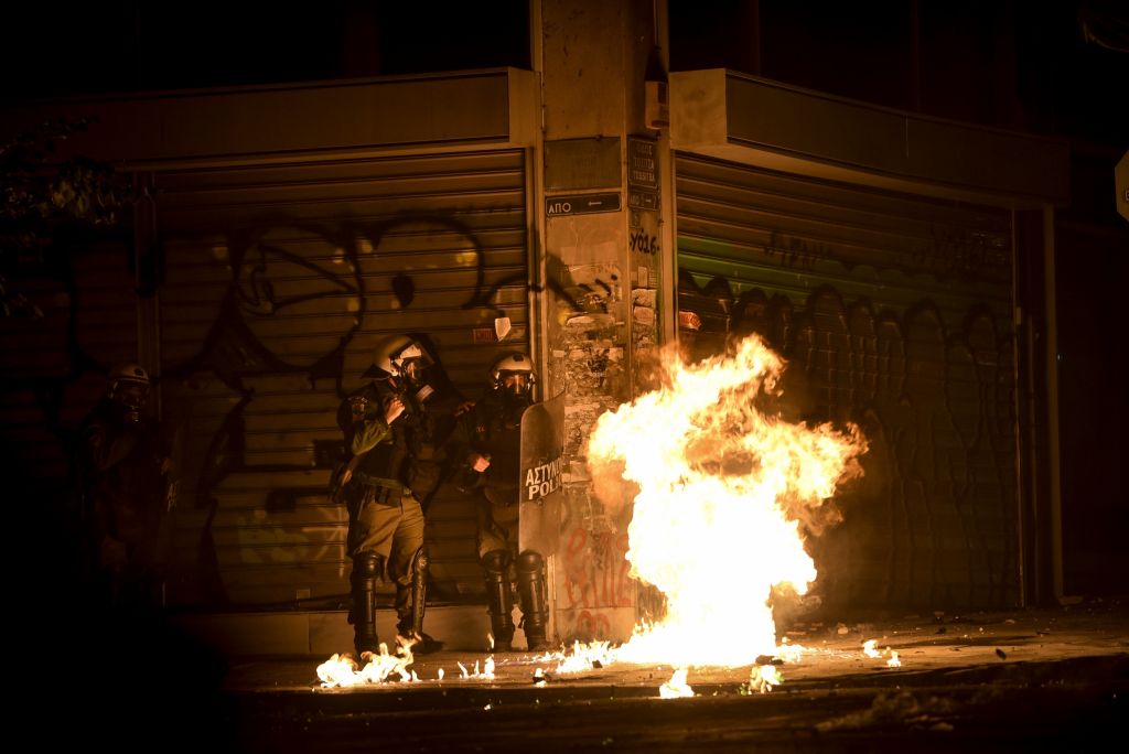 Οι μολότοφ είναι εκρηκτικός ή εμπρηστικός μηχανισμός;