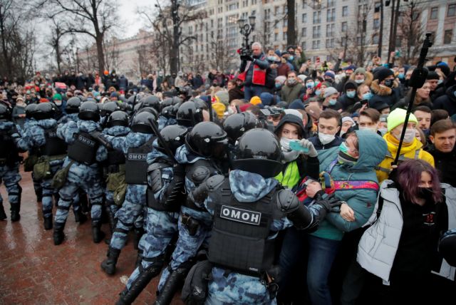 Xιλιάδες στη διαδήλωση υπέρ του Ναβάλνι στη Μόσχα