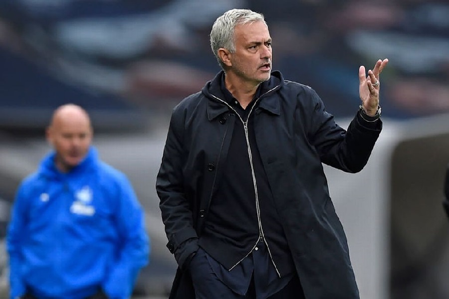 Μουρίνιο: Η Λίβερπουλ γνωρίζει πως μπορεί και πάλι να πάρει τον τίτλο