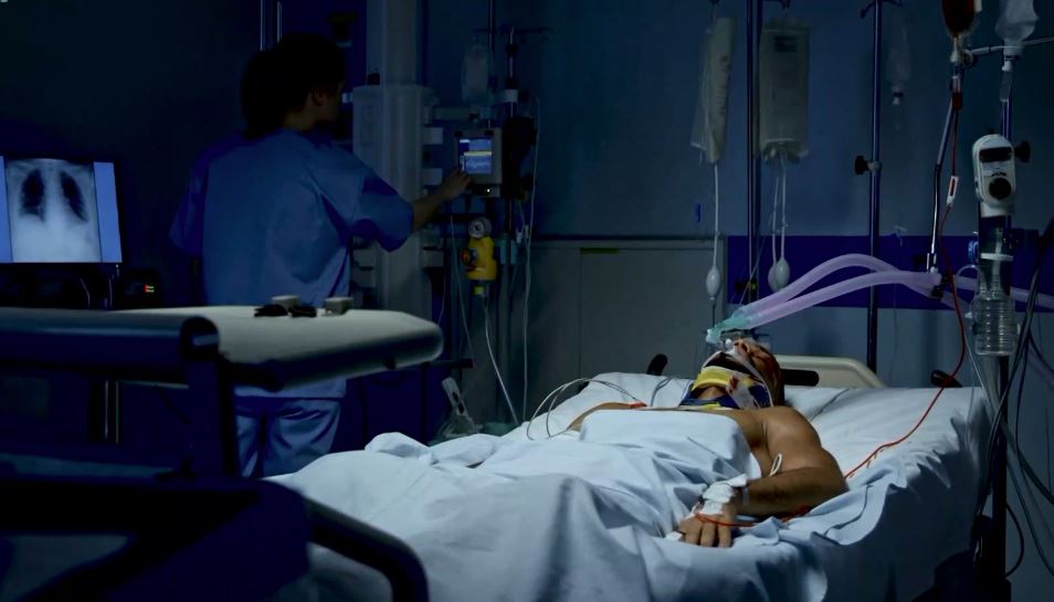 Καμπανάκι από ΠΟΕΔΗΝ για τη μείωση των κλινών ΜΕΘ