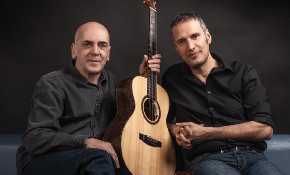 Περίδης και Ανδρουλιδάκης παίρνουν τις κιθάρες τους και καταργούν τις αποστάσεις