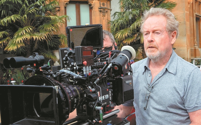 Ρίντλεϊ Σκοτ: ανάμεσα σε Gucci, Αλιεν και Μέγα Ναπολέοντα με τον Χοακίν Φίνιξ