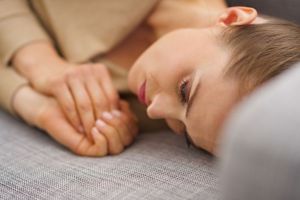 Πώς ο ασθενής μπορεί να καταλάβει αν τα συμπτώματα της Covid-19 θα συνεχίσουν να τον ταλαιπωρούν επί μήνες