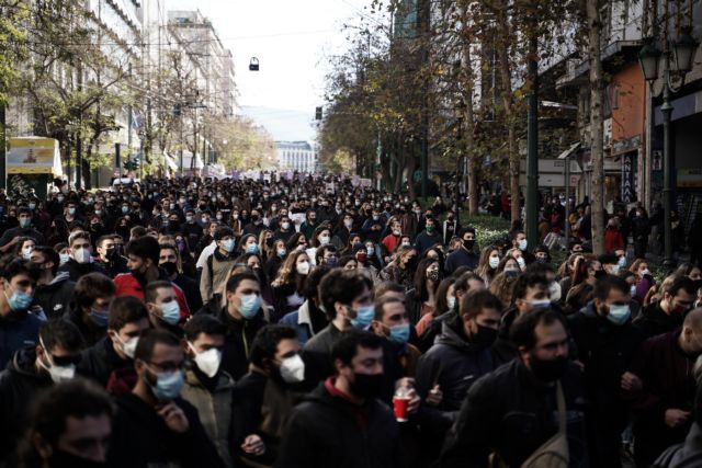 Πολιτική αναμέτρηση για πανεπιστήμια και απαγορεύσεις συναθροίσεων