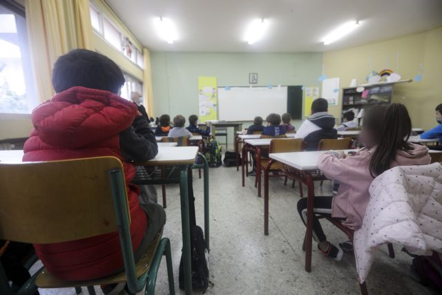 Με μαθήματα σε αργίες και διακοπές η κάλυψη ωρών και ύλης στα σχολεία | tanea.gr