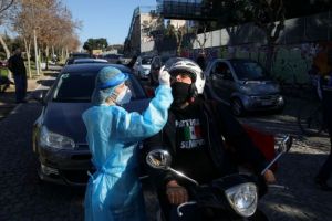 Σαρηγιάννης : Ίσως φτάσουμε πάλι στα 1.000 κρούσματα τον Φεβρουάριο – Καλύτερα να άνοιγε το λιανεμπόριο