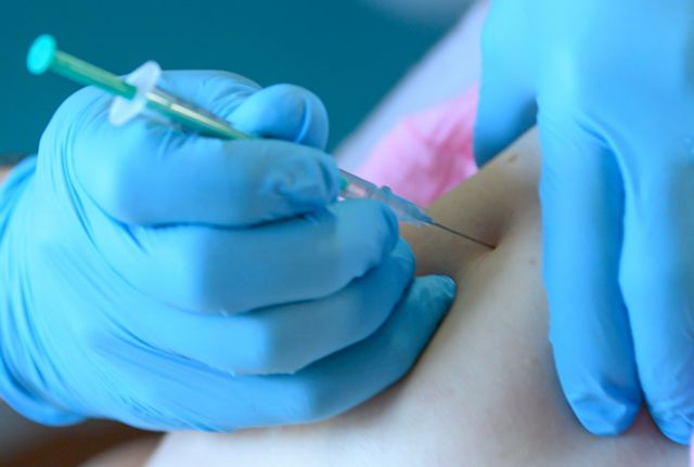 ΗΠΑ: Ερευνα για τον θάνατο άνδρα λίγες ώρες μετά τον εμβολιασμό του για τον κοροναϊό