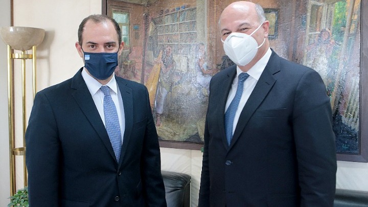 Θερμή υποδοχή Τσιάρα στο νέο υφυπουργό Δικαιοσύνης Γιώργο Κώτσηρα | tanea.gr