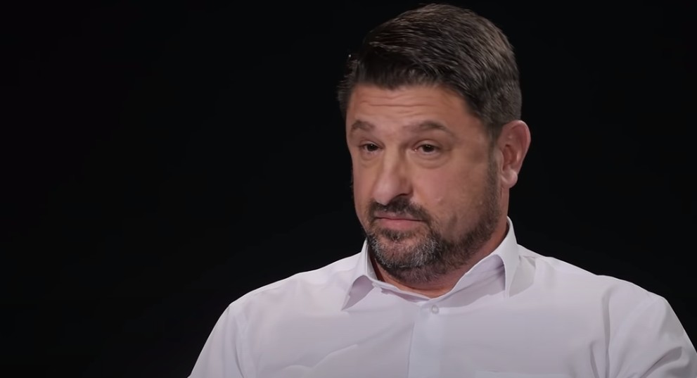 Ο Χαρδαλιάς απαντά στα παιδιά της Ατράκτου – Με ποιους μιλά στο τηλέφωνο και πόσο φίλος είναι με τον… Τσιόδρα