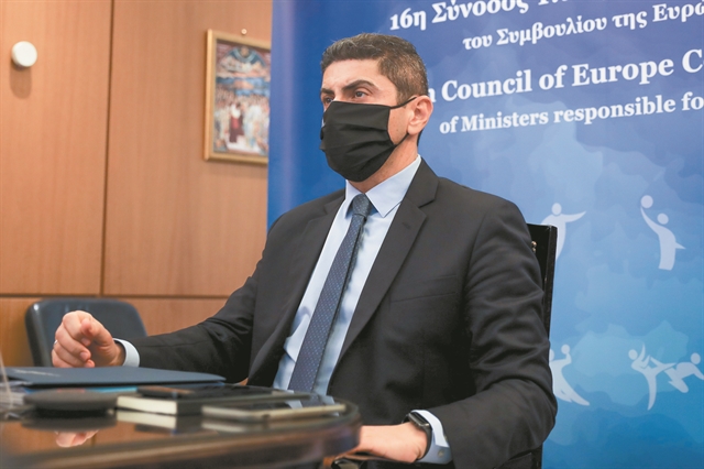 «Μη μου τα λες, κατέβα και κέρδισε»