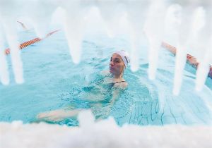 Ξύνει την πληγή