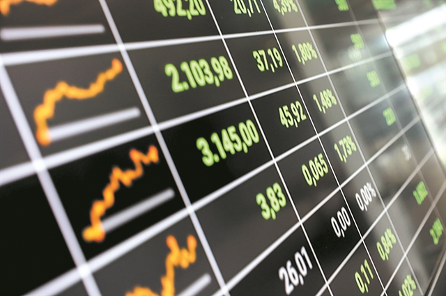 Με το βλέμμα στην αύξηση κεφαλαίου της ΔΕΗ το Χρηματιστήριο