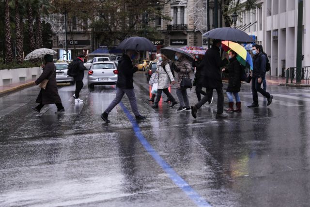 Καιρός : Βαρομετρικό χαμηλό φέρνει βροχές, καταιγίδες και χιόνια