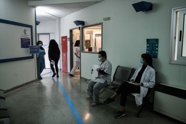 Ανοιξε η πλατφόρμα για τον εμβολιασμό των άνω 85 ετών