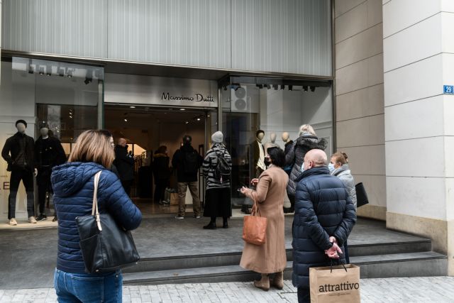 Τσίπρας για λιανεμπόριο : Χωρίς μέτρα στήριξης έρχονται λουκέτα – Τι προτείνει