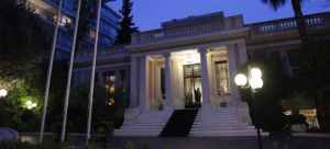 Αναψαν μέσα στη νύχτα τα υπουργικά τηλέφωνα