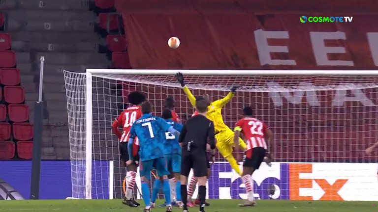 Φάουλ του Φορτούνη και δεύτερο δοκάρι για τους «ερυθρόλευκους» (vid)