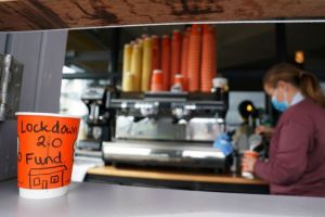 Take Away : Απαγορεύεται στο εξής η παραμονή εντός κι εκτός του καταστήματος μετά την παραλαβή