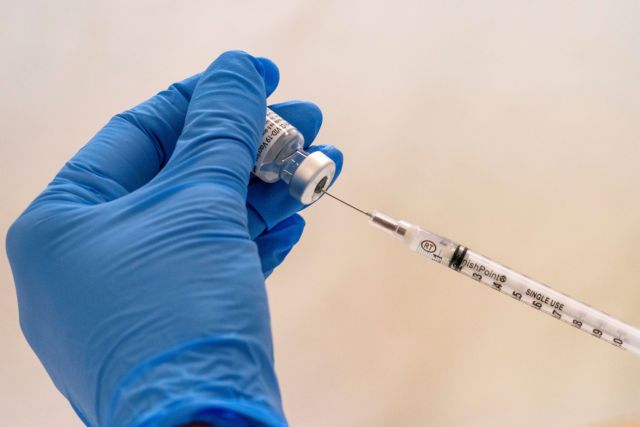 Με ταχεία έγκριση τα εμβόλια για τυχόν νέα στελέχη | tanea.gr