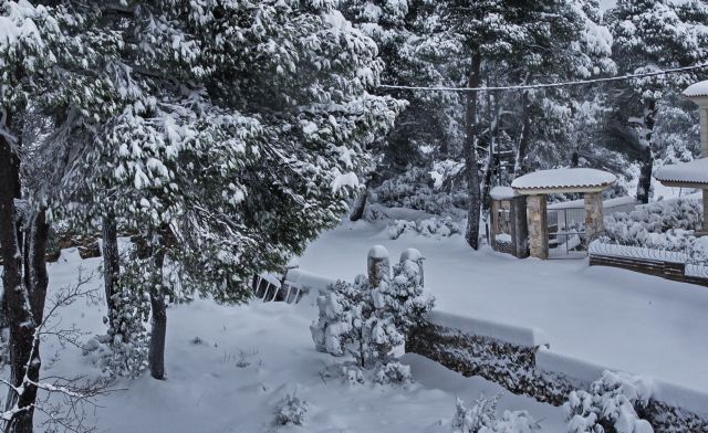 Eκκληση για εκχιονιστικά στην Ιπποκράτειο Πολιτεία  από τον δήμο Ωρωπού