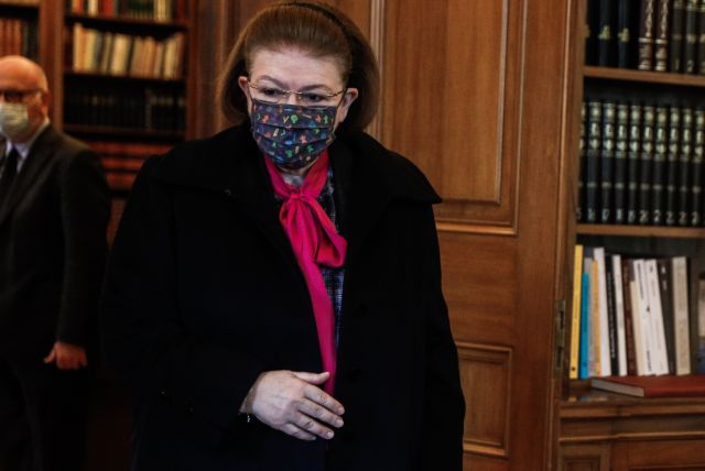 Πυρ ομαδόν κατά Μενδώνη από την Αντιπολίτευση για την υπόθεση Λιγνάδη