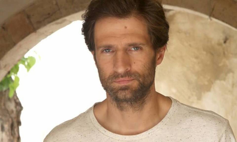 Ευκαιρία να σπάσει ένα τεράστιο απόστημα στο χώρο του θεάτρου λέει ο Μουμούρης