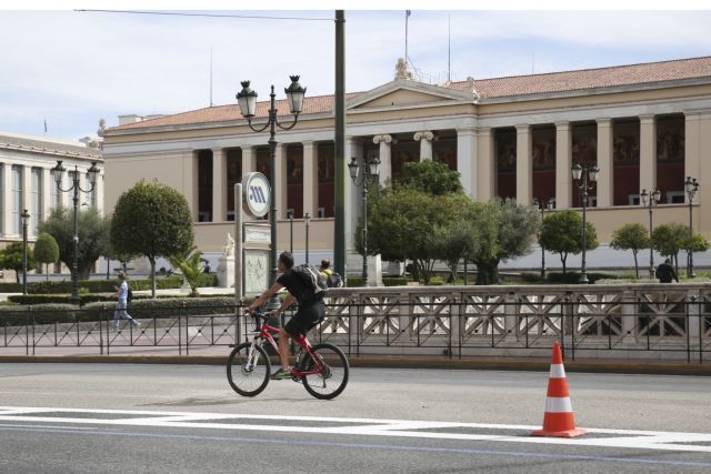 Ανησυχία για αύξηση κρουσμάτων και διασποράς λόγω μεταλλάξεων – Τα νέα μέτρα που βρίσκονται στο τραπέζι