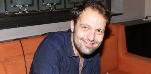 Αύγουστος Κορτώ : Αναρωτήθηκα κατά πόσον είμαι «επαγγελματίας ομοφυλόφιλος»