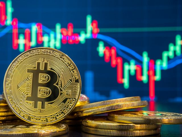 Bitcoin : Νέο ρεκόρ ισοτιμίας με την κεφαλαιοποίηση κοντά στο 1 τρισ. δολάρια | tanea.gr