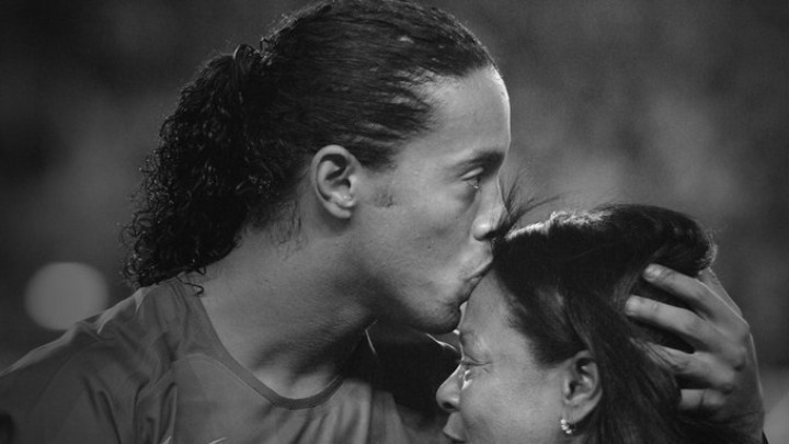 Ροναλντίνιο: Πέθανε η μητέρα του από κοροναϊό