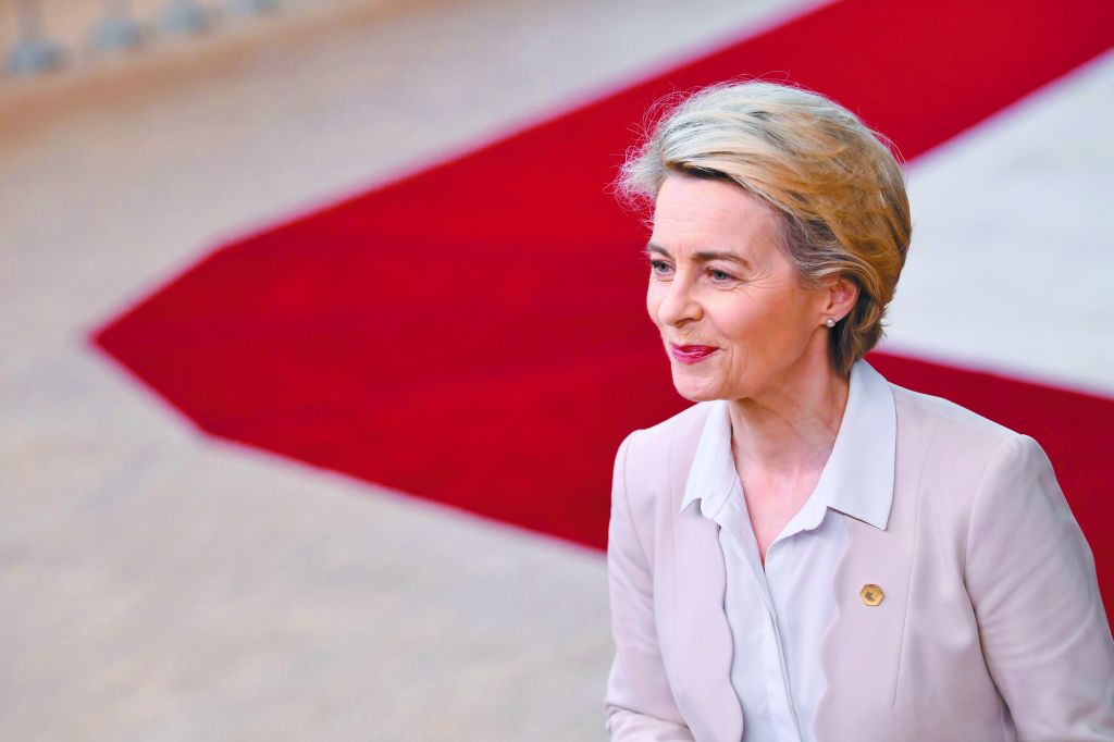 «Θέλω να επαινέσω την Ελλάδα για τον εμβολιασμό»