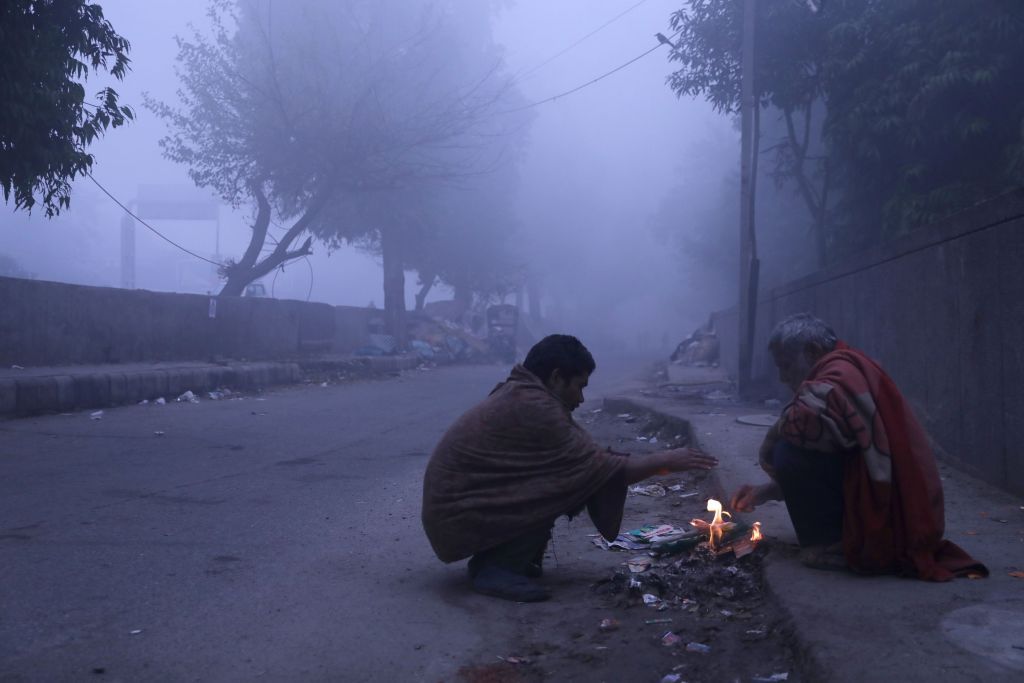 Όσοι δεν πεθαίνουν από τον ιό πεθαίνουν από το ψύχος