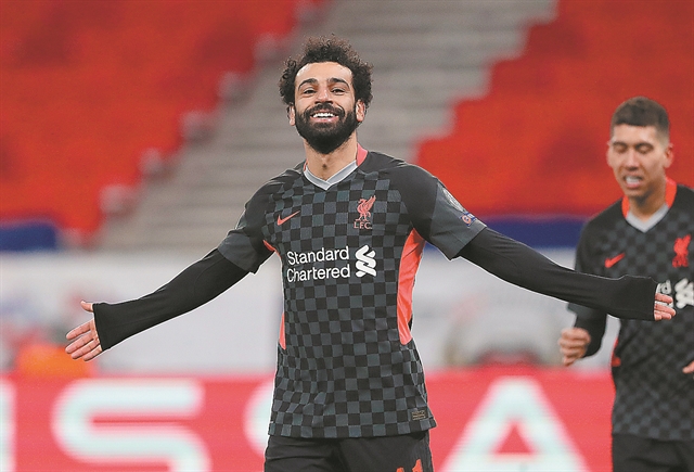 Με το ένα πόδι στα προημιτελικά