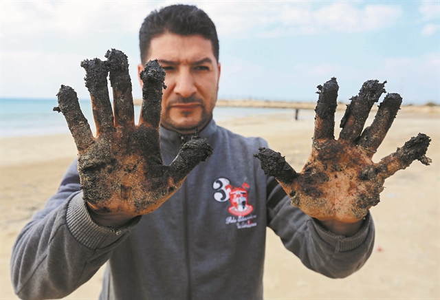 Μυστήριο με την πετρελαιοκηλίδα που  έπνιξε τις ισραηλινές ακτές
