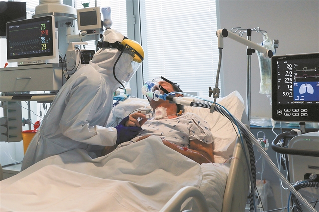 Σπάει το κοινό ευρωπαϊκό μέτωπο για τα εμβόλια